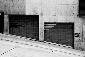 Garagenöffnung Frauenkopf